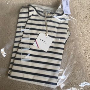 NWT- Kule navy/white tee